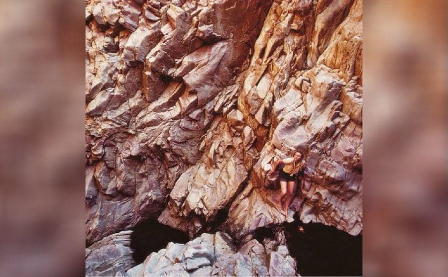 Robyn Davidson exploring Redbank Gorge, 1977