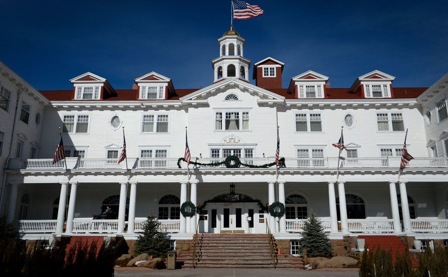 A picture of the Stanley Hotel.